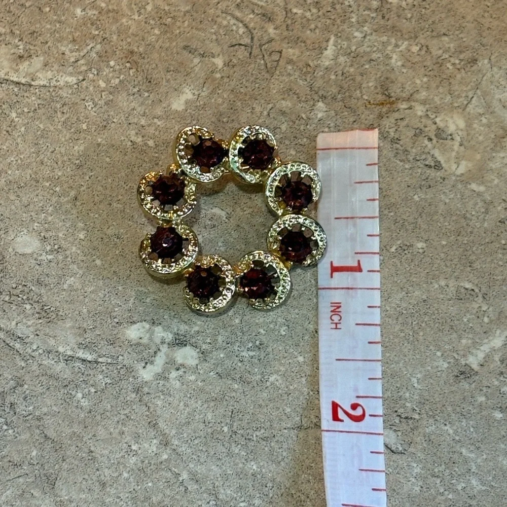 Vintage Gold Toned Pin/Brooch Circle Design